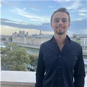 Prof d'anglais, meilleure note à l'oral d'anglais du concours du Quai d'Orsay 2025 (18/20), ayant vécu à Washington D.C.