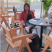 Profesora de español imparte clases a cualquier edad