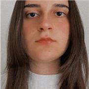 Profesora de economía ofrece clases a alumnos de la ESO y bachiller, también a adultos matriculados en la escuela de adultos