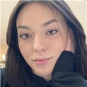 Profesora de apoyo a niños desde primaria a bachillerato. Estudiante de último año de Geografía e Historia