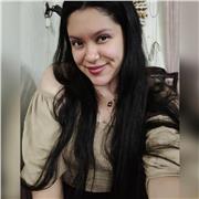 Profesora de español enseña comunicación integral y gramática a niños y extranjeros