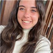 Ofrezco clases de iniciación a la música. Me gustaría ayudar a personas que están interesadas en comenzar a comprender la música y a aprender más sobre ella.