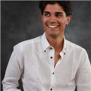 Offro lezioni private a bambini e ragazzi dalle elementari fino al liceo (ed in base al corso di laurea anche per universitari)