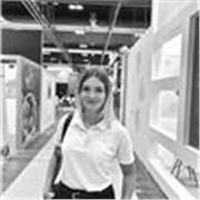 Me defino como una persona sociable y alegre. Me gustaría apoyar a personas en sus primeros pasos del aprendizaje del castellano