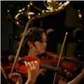 Alumna imparte clases particulares de violín y lenguaje musical a jóvenes estudiantes