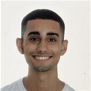 Estudiante de ingeniería con conocimientos en matemáticas, inglés y física