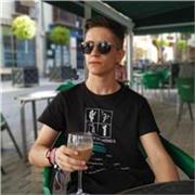 Maestro titulado con el Grado Medio de Música