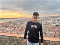 Estudiante aleman y hago aqui erasmus en sevilla para 6 meses, hablo ya 4 lenguas con fluidez: aleman, inglés, arabe y español