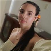 Profesora de apoyo escolar especializado en clases para niños y jovenes de forma virtual