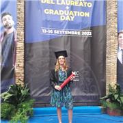 Laureata in Filologia moderna con lode, impartisce ripetizioni di Latino, Italiano, Storia, Geografia a studenti di scuole medie e superiori
