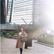 Profesora de clases en y de español para estudiantes de edades entre los 4 años a los 18