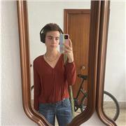 Titulada Profesional en Música. Especialidad de Violín y conocimientos de piano