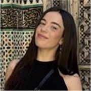 Profesora resolutiva, graduada en Economía en Inglés (12.75 en EVAU). Clases Online de Economía y Apoyo escolar (ESO y Primaria).