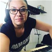 Maestra de música apasionada por enseñar iniciación musical 