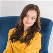 Ciao, mi chiamo Olena. 
Sono un'insegnante di inglese con 5 anni di esperienza nell'insegnamento a bambini e ragazzi dai 2 ai 14 anni