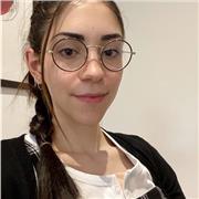 Profesora de español nativa para extranjeros. Graduada en Periodismo y cursando actualmente un Máster en literatura en español