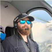 Pilota di elicottero e perito tecnico aeronautico. Propone lezioni, supporto allo studio e approfondimenti su materie aeronautiche