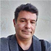 Profesor de Catalán, Español y árabe titulado con más de 10 años de experiencia que se ofrece para dar clases online.