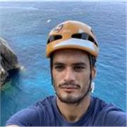 Ho una parte di famiglia a Londra e parlo inglese da sempre con cugini e nei viaggi, ti aiuterò a farti capire e capire gli altri