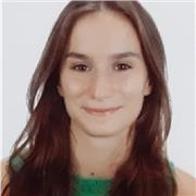 Profesora de inglés, castellano, valenciano y biología que imparte clases a niños de todas las edades