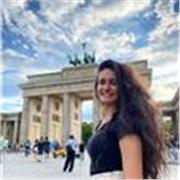 Experienced English Tutor with Media Background Offers Creative Lessons