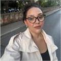 Şu anda rehabilitasyon merkezinde aktif olarak öğrenme güçlüğü üzerine çalışıyorum. 