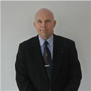 je propose mes services en tant que répétiteur d'anglais ou de français et évezntuellement d'histoire, de géographie ou de géopomi