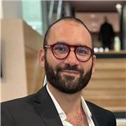 Chef de cuisine spécialisé en Sushi depuis quatre ans, formé par un champion de France et un vice champion du monde de sushi