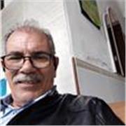 Profesor de inglés con años de experiencia y cultura en diferentes temáticas para ajustar al ámbito de las necesidades del alumnad