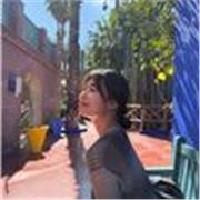 I’m a friendly native Korean speaker who enjoys helping beginners and curious learners discover the Korean language and culture. 