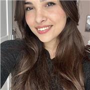 Diplomata al liceo Classico col massimo dei voti, studio per proseguire nella mia formazione.