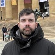 Profesor de Historia del Arte, Estética, Historia de los museos, Arte moderno y contemporáneo