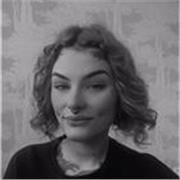 Educadora social que imparte clases de dibujo para todas las edades y niveles.