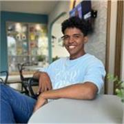 Normalista con formación en educación dirigida a niños de primaria