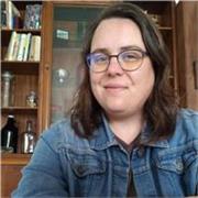 Profesora de Español imparte clases a adolescentes y adultos