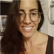 Soy una apasiona de los idiomas. Me encanta trabajar tanto con niños como con adultos.