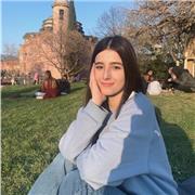 Estudiante universitaria de Traducción ofrece clases de idiomas (inglés, catalán, español)