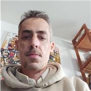 Vétérinaire de formation, je donne des cours en biologie, physique chimie et mathématiques.