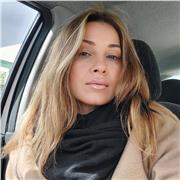 Buongiorno, sono Zurida, madrelingua Russo, laureata in giurisprudenza, dottore di ricerca in legge costituzionale. Ho lavorato in Ufficio dei diritti umani della Federazione Russa come capo di un dipartimento. Aparte del mio lavoro principale in ufficio