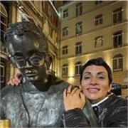 insegnante di inglese impartisce lezioni personalizzate per migliorare le proprie abilità e competenze linguistiche