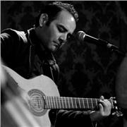 Chitarrista con vasta esperienza live e di insegnamento