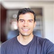 Profesor de ciencias agrarias y producción animal, con experiencia en venta de servicios