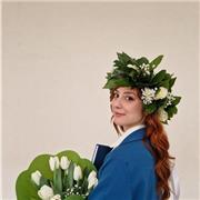 Dottoressa magistrale di lingue (inglese e russo) cerca alunni per lezioni online. Ho esperienza di insegnamento, in particolare quello della lingua inglese nelle scuole e anche quello della italiana a stranieri. Scrivetemi e organizziamo una lezione pers