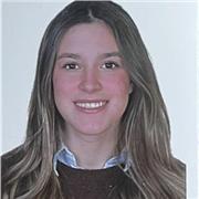 Soy estudiante de Administración y Dirección de Empresas, cuento con el nivel C1 de inglés certificado.
