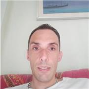 Laureato in scienze politiche appassionato di storia e diritto