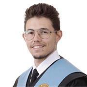 Graduado en Filología Hispánica