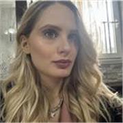 laureata in giurisprudenza, praticante avvocato, specializzanda in professioni legali