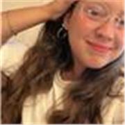 Licenciada en Comunicación imparte clases en español