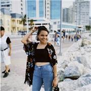 Se aprende español de dos formas: con la oratoria y la diversión. A través de mis experiencias académica y personales enseño mi lengua nativa