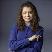 Professora particular de inglês online com múltiplas metodologias